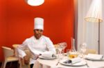 oth Sombath, chef du restaurant éponyme 75008 Paris