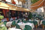 Restaurant le Bistro de Breteuil à Paris 15e  - la vaste et belle terrasse qi donne sur la place 