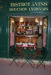 Restaurant Lyonnais Les Coteaux à Saint Mandé  - la façade de ce resto lyonnais réputé pour sa cuisine et ses bons vins pas chere  