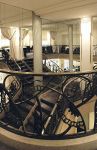 Restaurant Drouant à Paris 1er   - Le superbe escalier en fer forgé de Rhulmann 