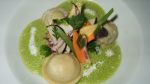 Photo du restaurant Goumard à Paris 1er - les exquises ravioles de tourteau et crevettes grises au jus de persil et à la citronnelle 