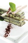 Photo Restaurant Paris le Palace Elysée 75008 - Le freeze bee :  le succulent parfait glacé à la menthe blanche en feuilletine chocolat 