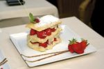 Photo restaurant Paris le Passage Gourmet 75015 - le fameux millefeuille aux fruits rouges qui fait le bonheur des gourmands 
