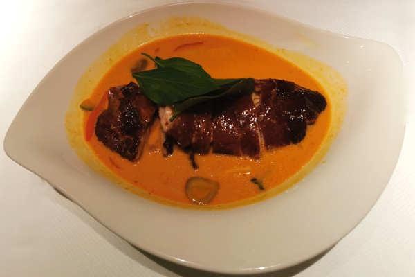hu restaurant paris 75008 canard curry
