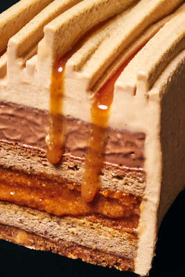 burgundy noel 2025 buche 2