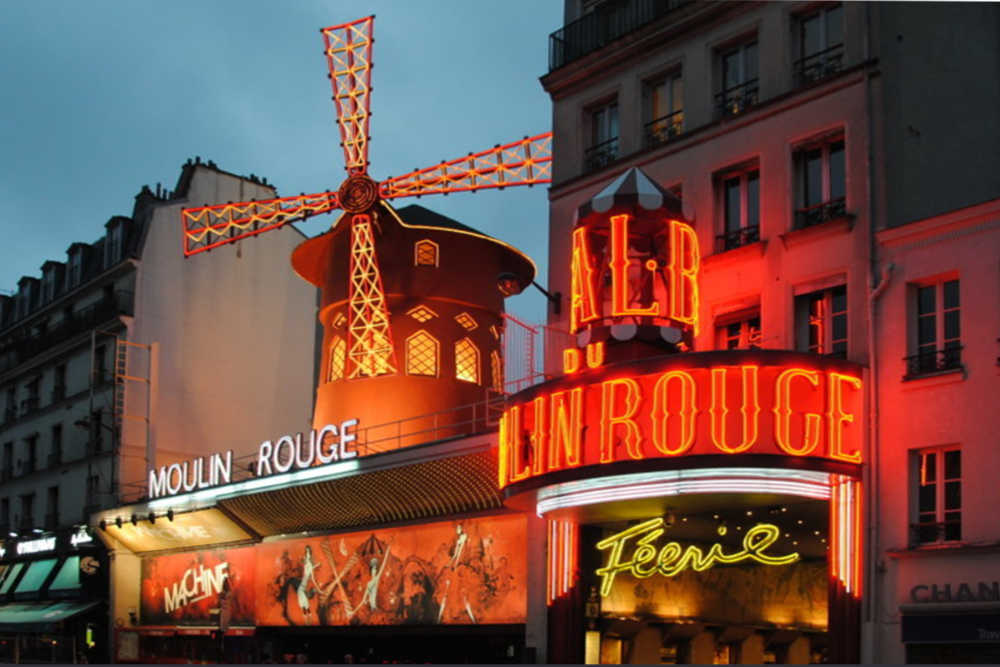 Soirée de Noël revue au Moulin Rouge