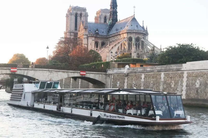 éjeuner croisière sur la Seine à Paris