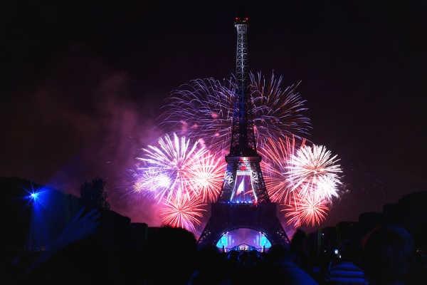 tour eiffel feu artifice 2