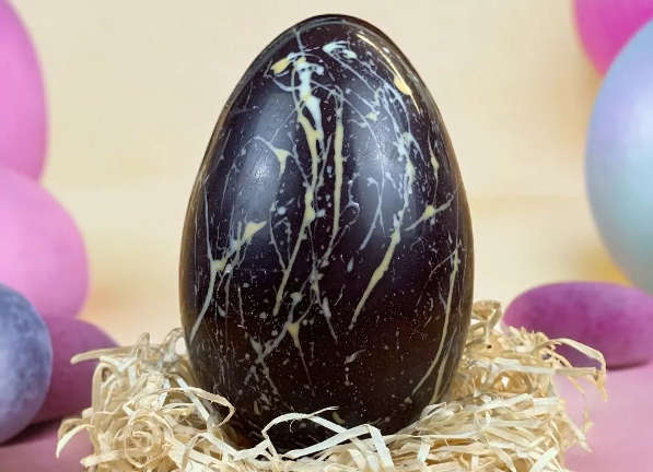 hedonie paques 2025 oeuf noir