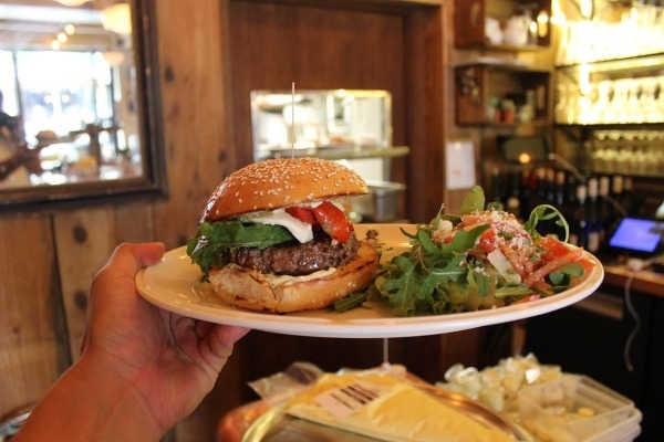 mamie burger bonne nouvelle plat