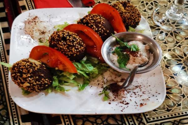 saveurs orient restaurant falafel