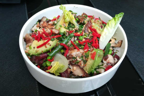 La Bauhinia ouvre sa terrasse d’été: le poke bowl 