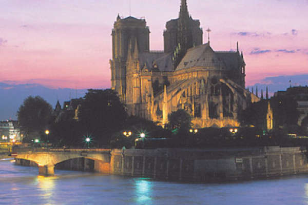 Marina de paris : déjeuner et dîner croisière sur la Seine. Monument