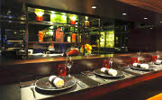 Restaurant l'Atelier Robuchon Etoile : vue sur les cuisines