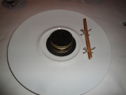 Restaurant Epicure au Bristol - caviar de Sologne  servi sur une mousseline de pomme ratte fumée au haddock