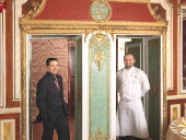 Le chef et le sommelier du restaurant Lapérouse 75006 Paris