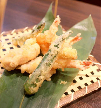 Restaurant yoshi 75016 Paris : Les tempuras, tempuras, déclinaison de beignets de légumes frits dans une pâte légère et aérienne.  