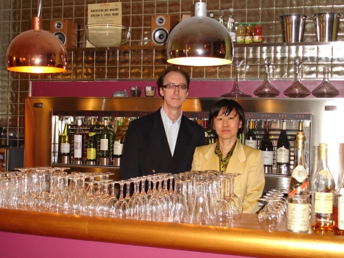 Photo restaurant Paris Le Bon Bec 75014 - Jaemi Rhee et Bernard Meyer, les propriétaires de le bistro bar à vin sympa et pas cher Photo restaurant Paris Le Bon Bec 75014 - Jaemi Rhee et Bernard Meyer, les propriétaires de le bistro bar à vin sympa et pas cher
