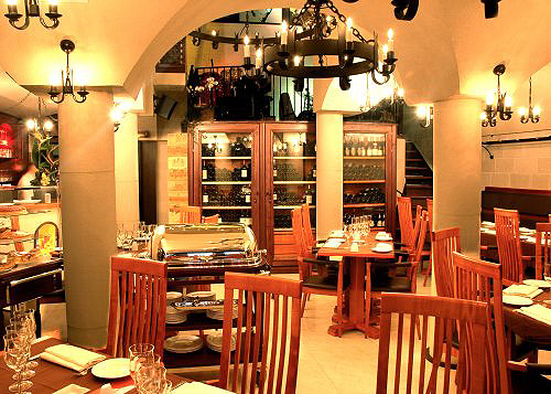 Restaurant la Cave des Cordeliers à Paris 5e  - la salle de ce resto du quartier latin  Restaurant la Cave des Cordeliers à Paris 5e  - la salle de ce resto du quartier latin