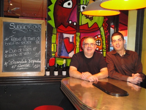 Restaurant Le Clou de Fourchette à Paris 17e -Christian Le Clou et son fils Restaurant Le Clou de Fourchette à Paris 17e -Christian Le Clou et son fils