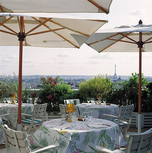 Photo du restaurant Diapason à Paris 18e - la superbe terrasse installé sur le toit de cet hotel de montmartre 