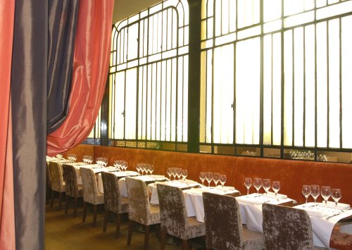 Photo Restaurant Paris Eugene 75008  - sa verriere art déco, véritable attraction de la maison 