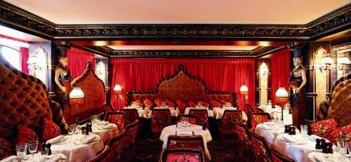 Photo restaurant Paris La Paiva aux champs elysees - la salle à manger au riche décor Napoléon III 