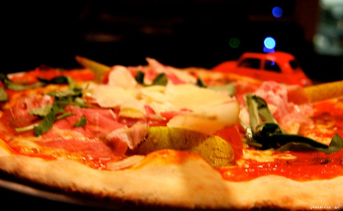 Restaurant italien La Pizzetta piu Grande à Paris 18e - Vue sur l'une des exquises pizza 