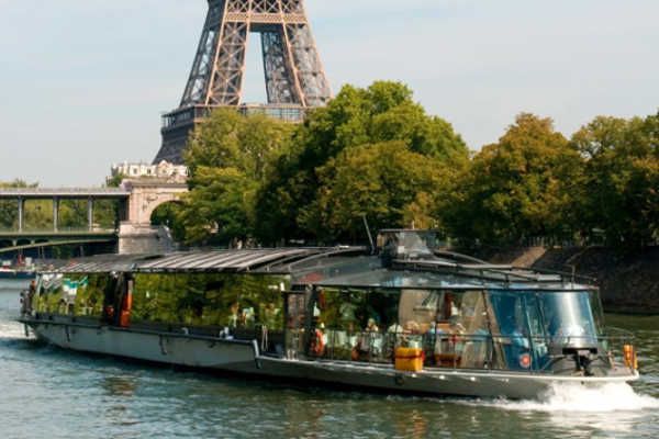 Déjeuner croisière des Bateaux Parisiens 1