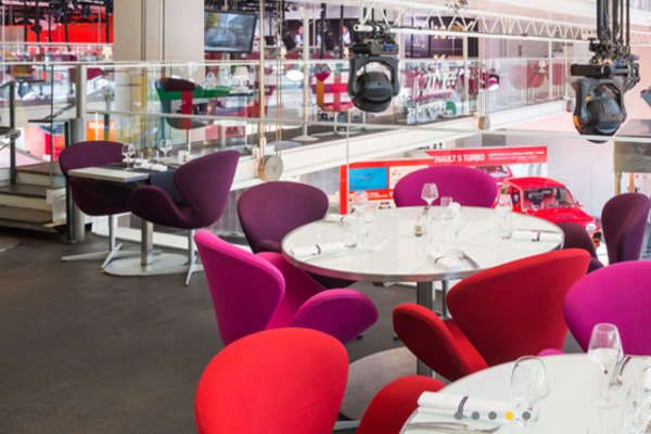 Atelier Renault café à Paris, Métro Franklin Roosevelt