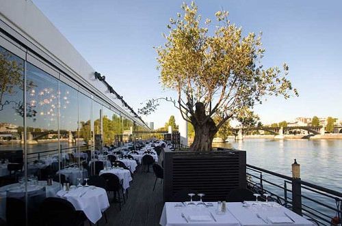 Ô Restaurant sur seine à Levallois, la terrasse