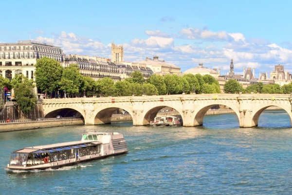 Déjeuner croisière à bord des Bateaux Parisiens 2