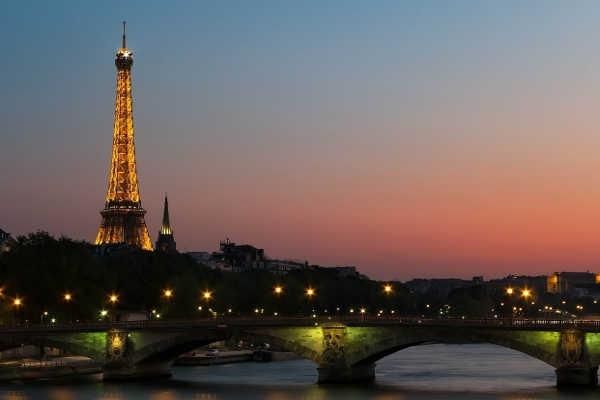 Croisière sur la Seine et Moulin Rouge au champagne 