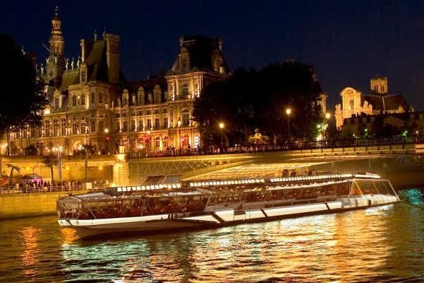 Le 14 juillet à bord des Bateaux Mouches 1