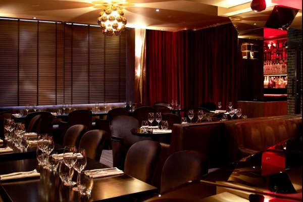 La Saint Valentin au Restaurant Le Speakeasy à Paris 