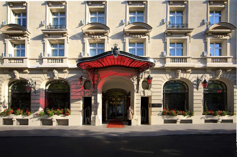 Bûche 2022 du Royal Monceau