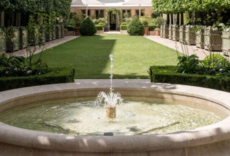  Ritz Bar prend l'air