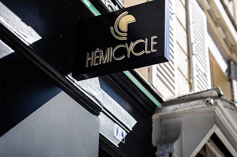 Restaurant Hémicycle à Paris