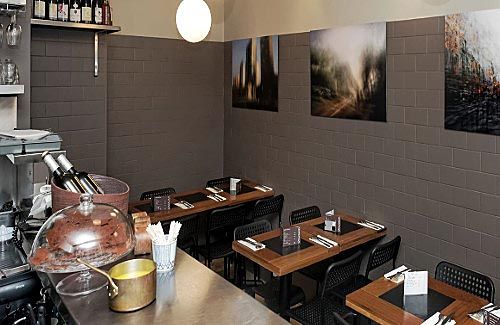 6036 restaurant avenue Jean-Pierre Timnaud, métro Couronnes