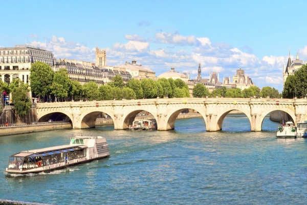 Déjeuner croisière sur la Seine des Bateaux Parisiens
