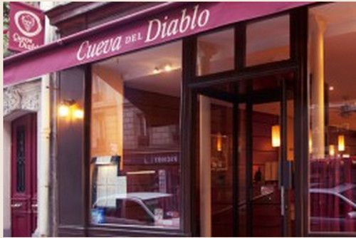 Cueva del Diablo, restaurant de grillades rue du Cardinal Lemoine