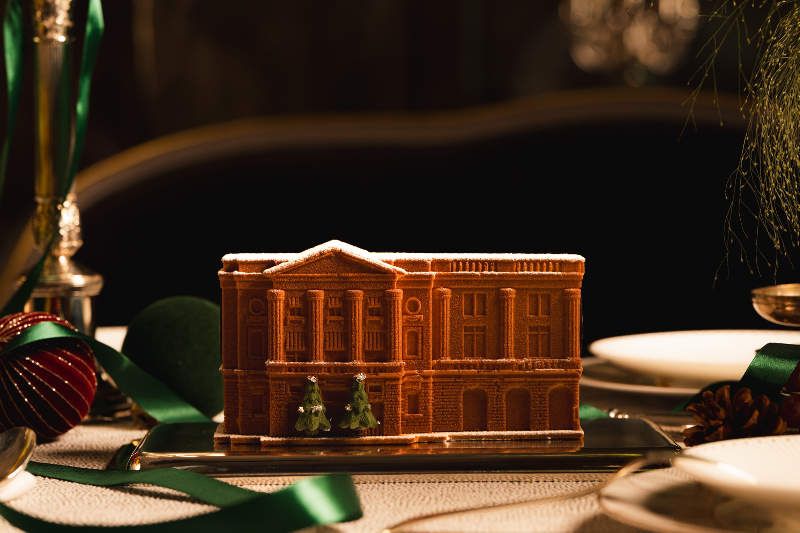 La bûche de Noël 2025 de l'Hôtel Crillon